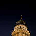 Gendarmenmarkt unter klarem Himmel