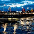 Genf: Die Mont-Blanc Brücke am Abend