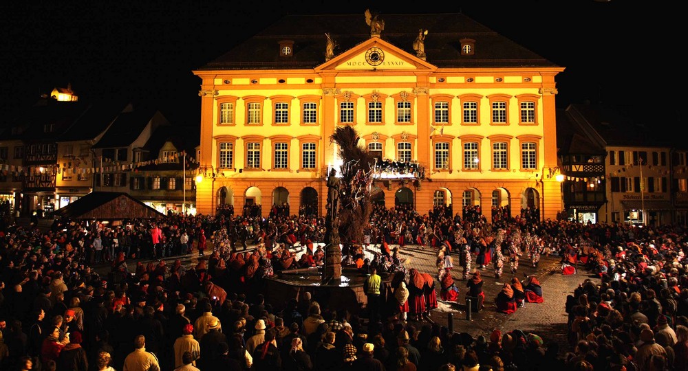 Gengenbach Rathaus/Marktplatz Hexenbesenverbrennung