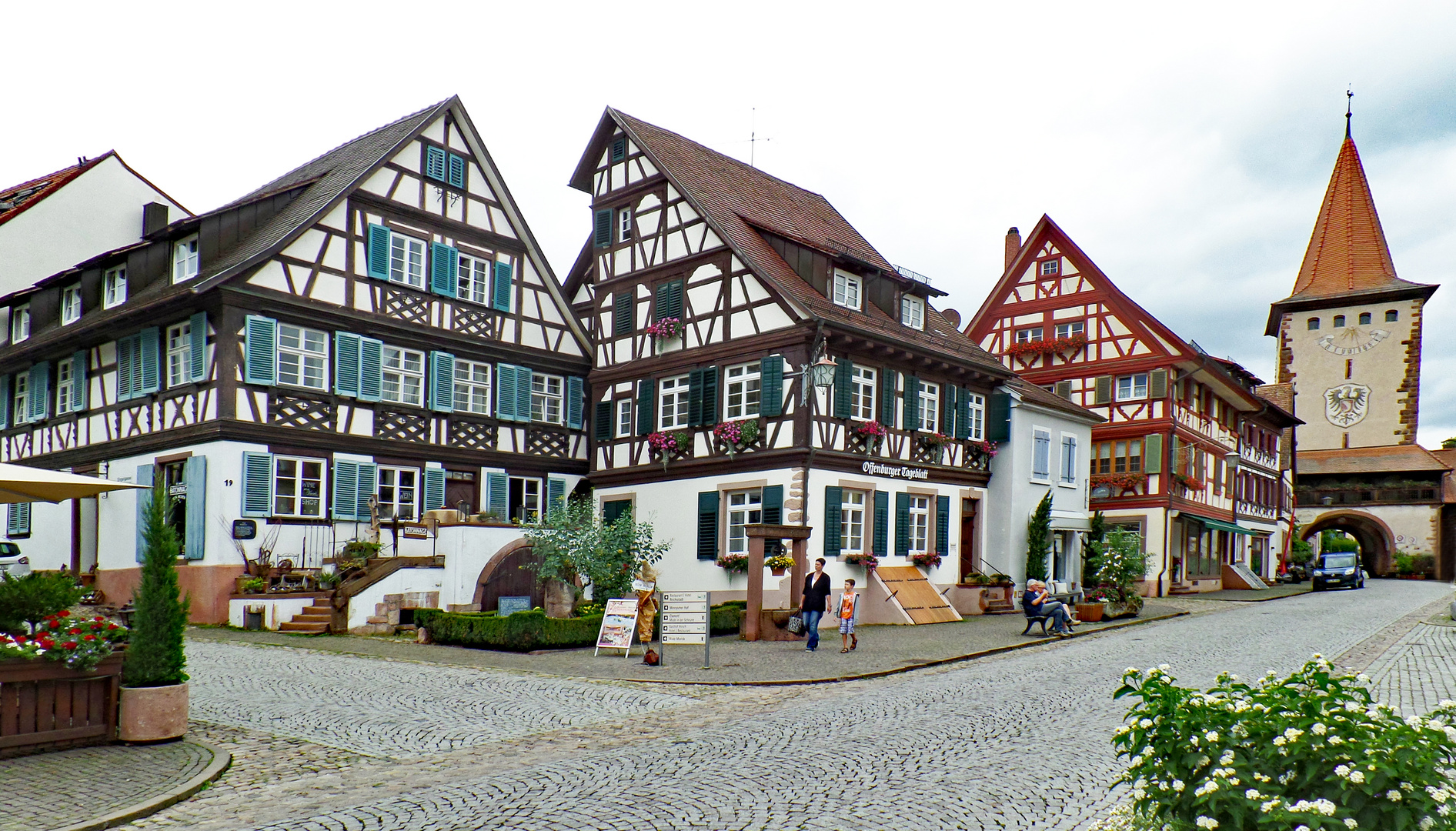 Gengenbach Stadtansicht mit Obertor in Baden Württemberg