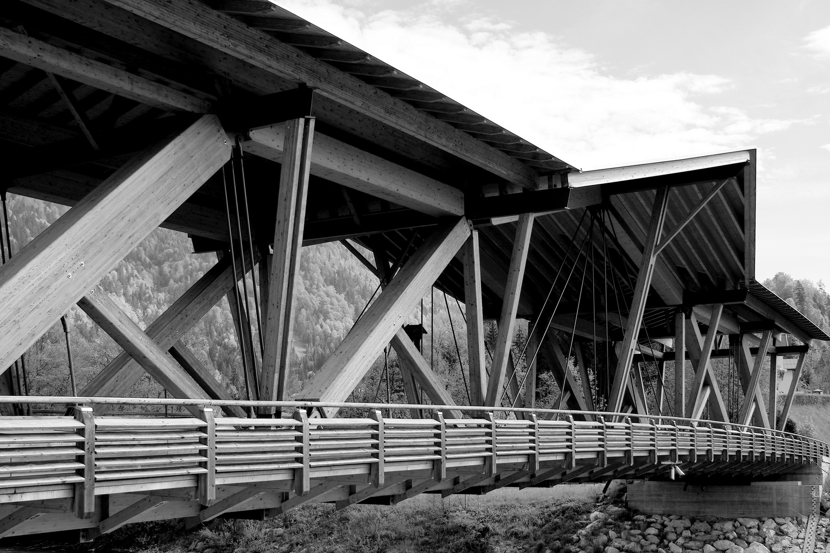 Geniale Holzbrückenkonstruktion / Kössen