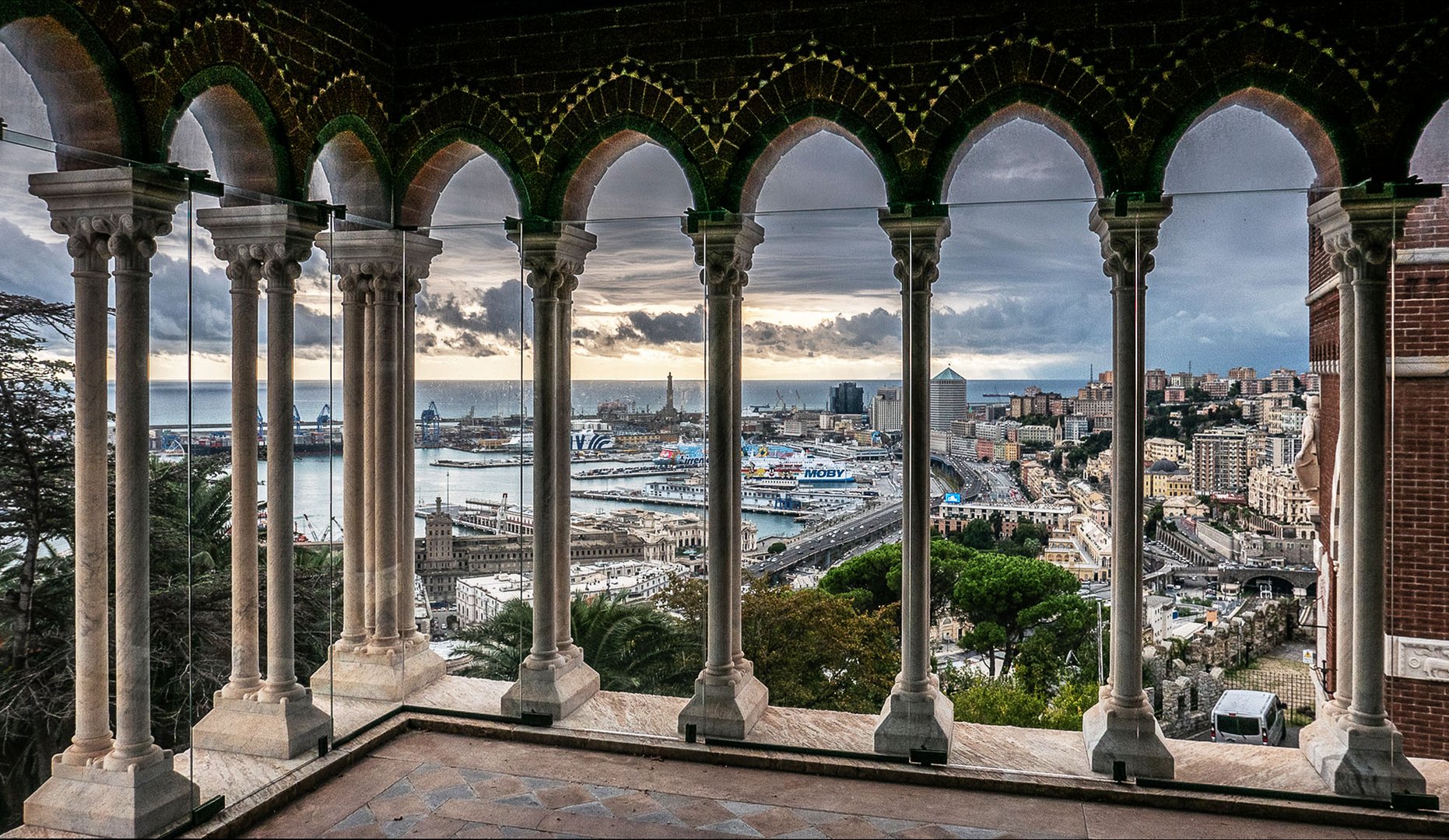 Genova, loggia "segreta"