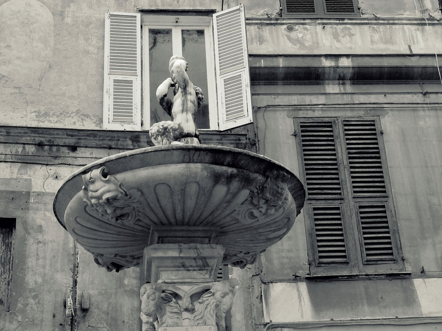 Genova, particolare di piazza Campetto