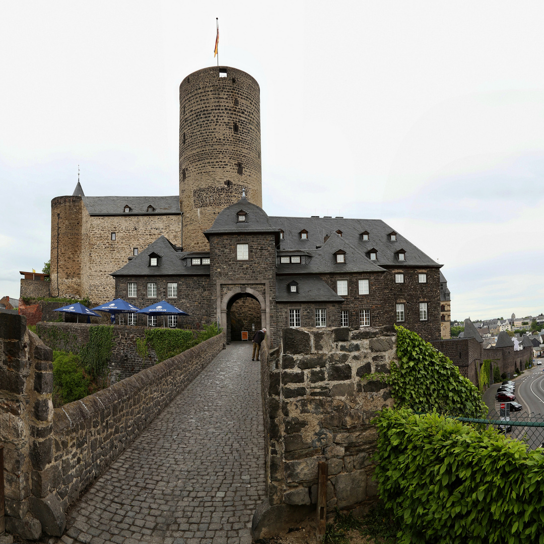 Genovevaburg in Mayen (2017_05_18_EOS 6D_2471_pano3_ji)