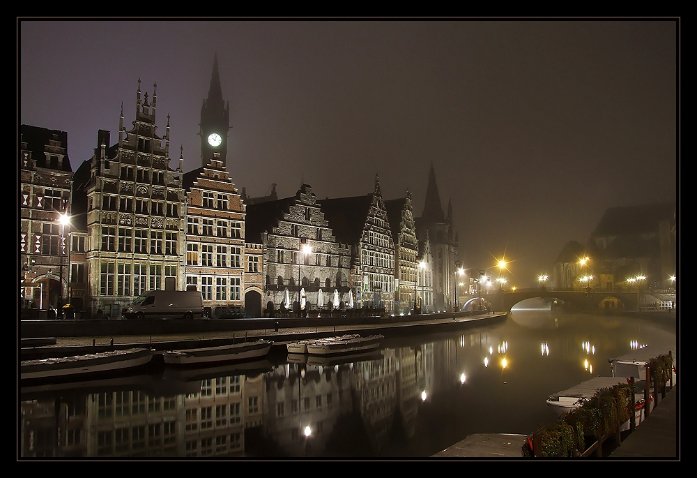 Gent bei aufziehendem Nebel