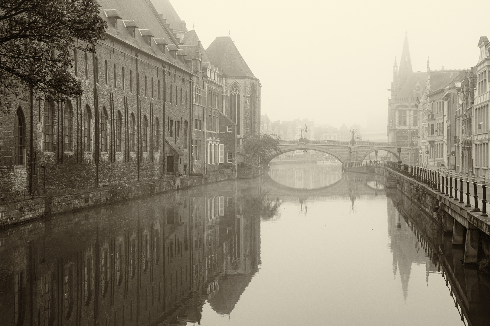 Gent in Sepia