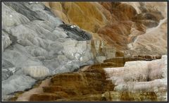 Geologische Sedimente in Mammoth Hot Springs