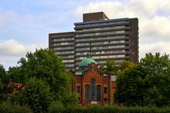 Geomatikum mit Schröderstifts-Kirche