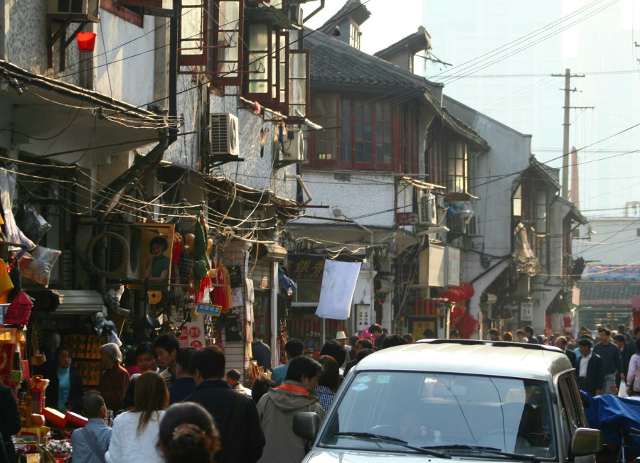 Geordnetes Chaos in Shanghai's Strassen