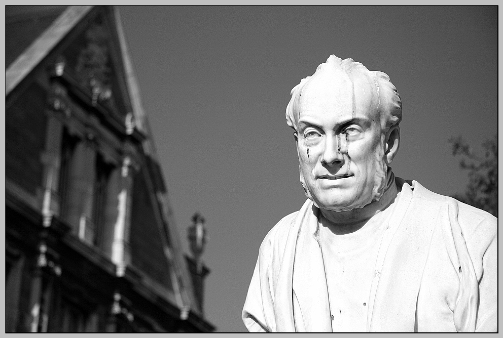 George Salmon Statue am Trinity College in Dublin / Irland