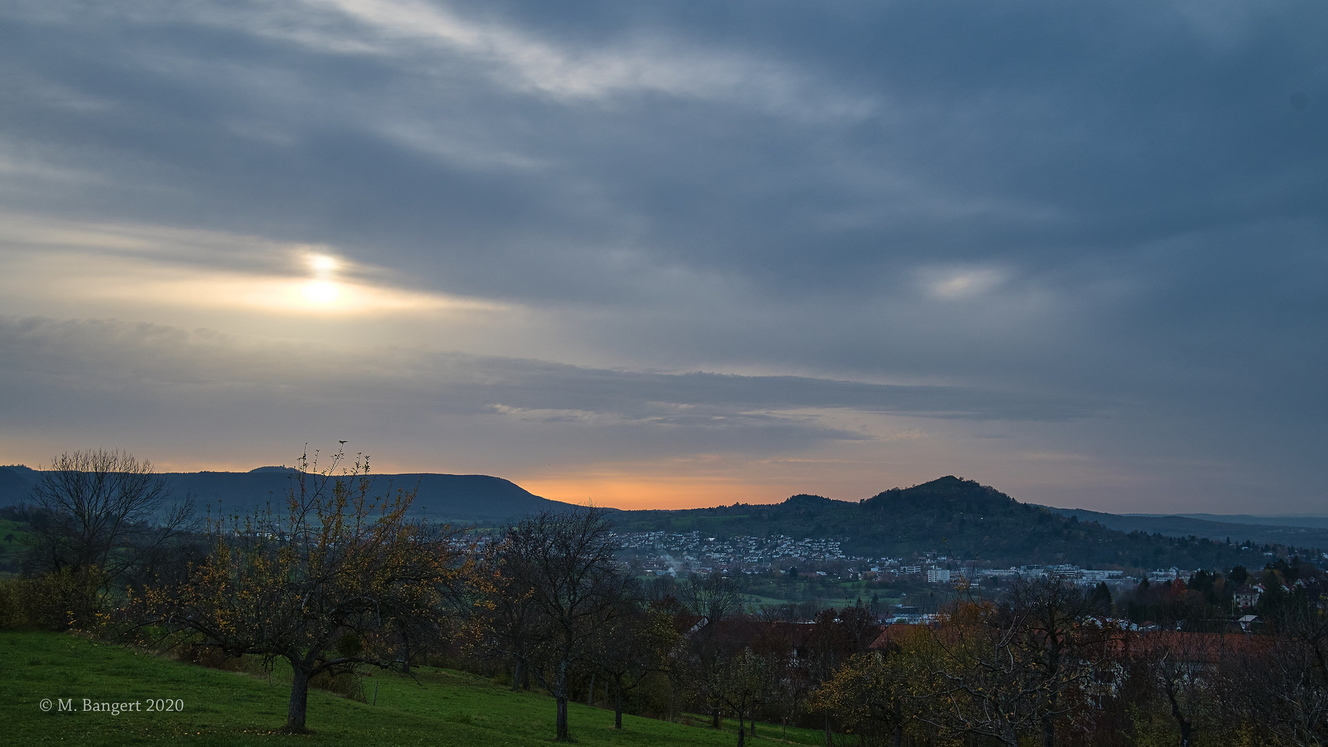 Georgenberg und Rossberg von Eningen aus