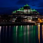 Georges Quay Plaza am Liffey-Ufer - Dublin