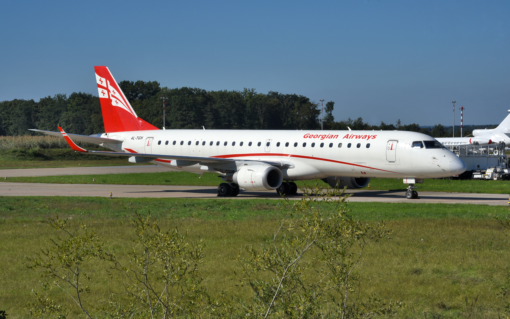 Georgian Airways Embraer ERJ-190 (190-100) 4L-TGH