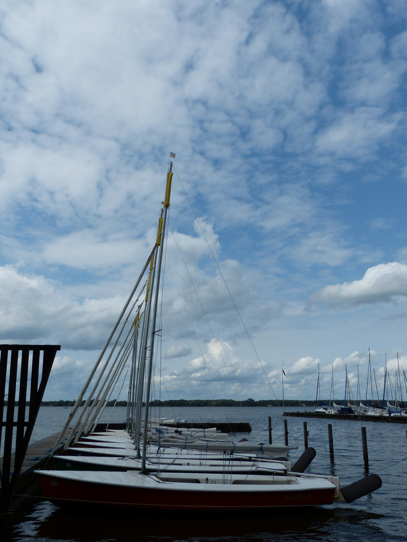 geparkte Segelboote