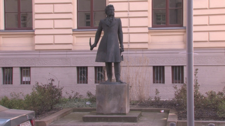 Gera - Puschkin-Denkmal in der Schloßstraße