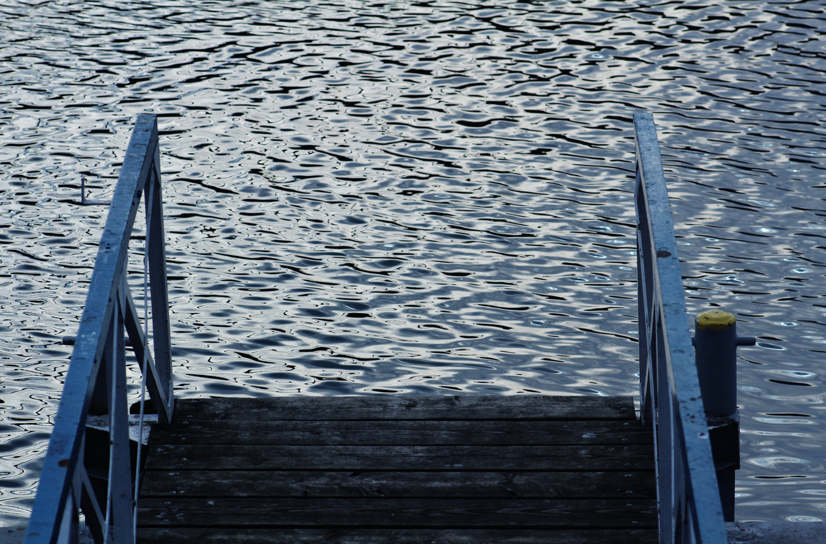 geradewegs ins Wasser