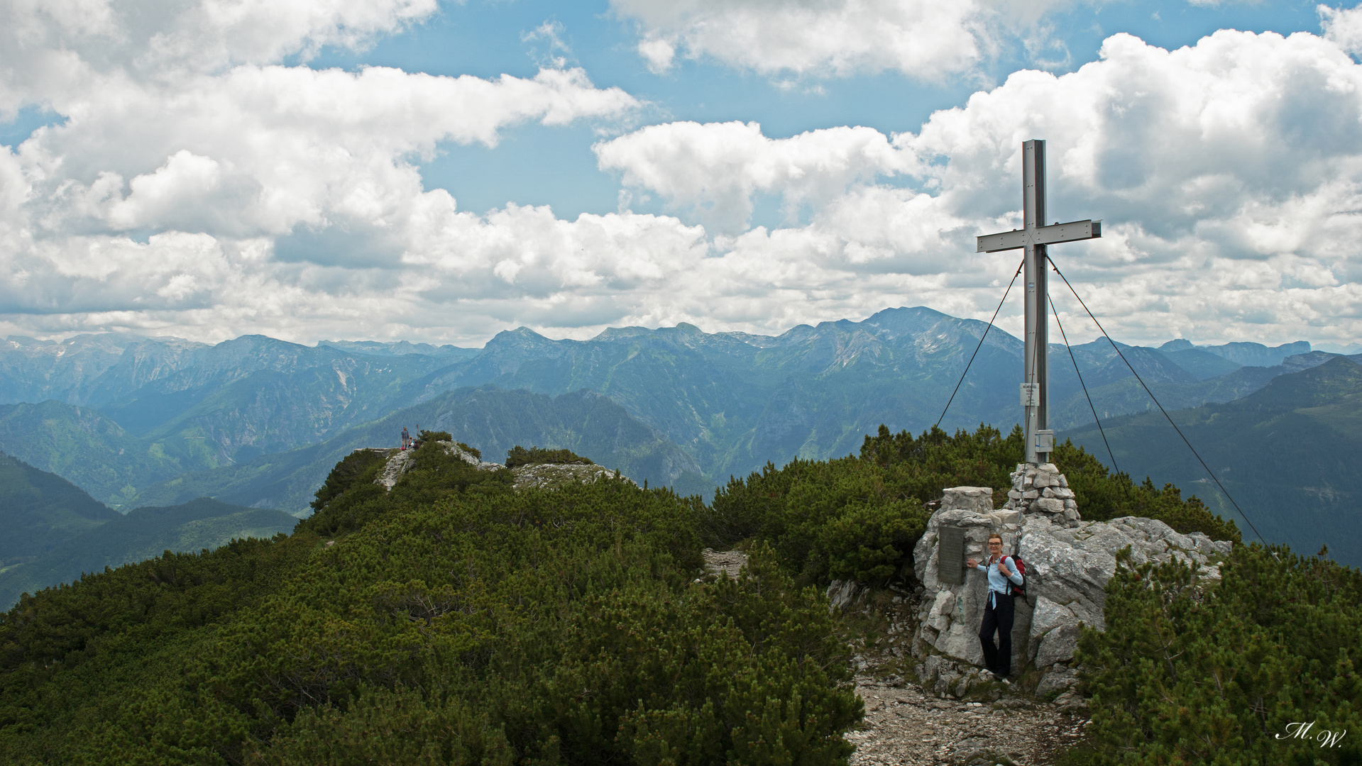 Gerlinde am Gipfel Helmeskogel