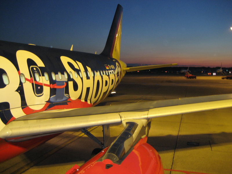 Germanwings "Hamburg Shopper" bei Sonnenuntergang