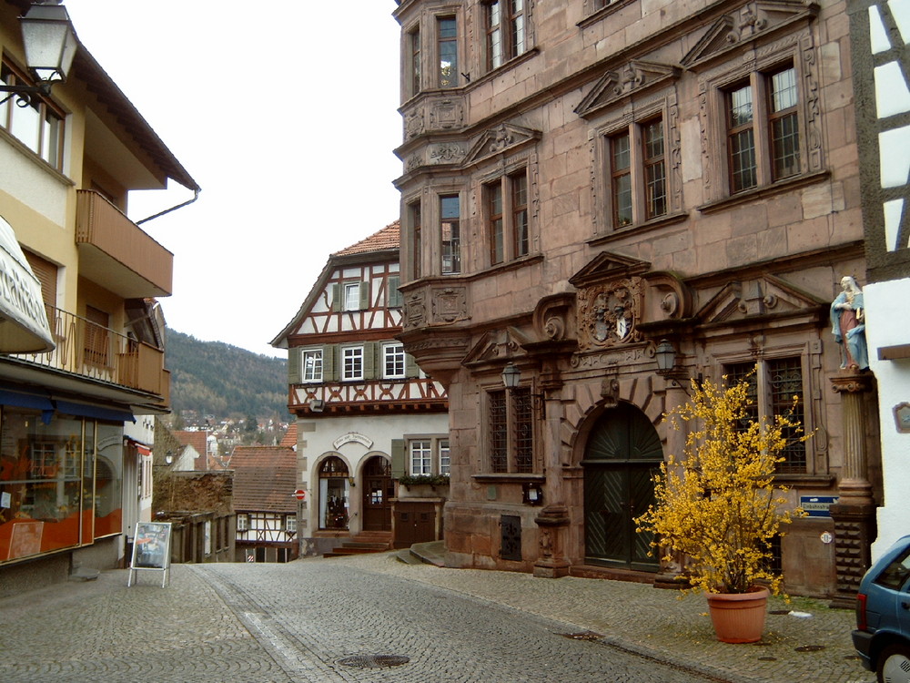 Gernsbach mit Rathaus
