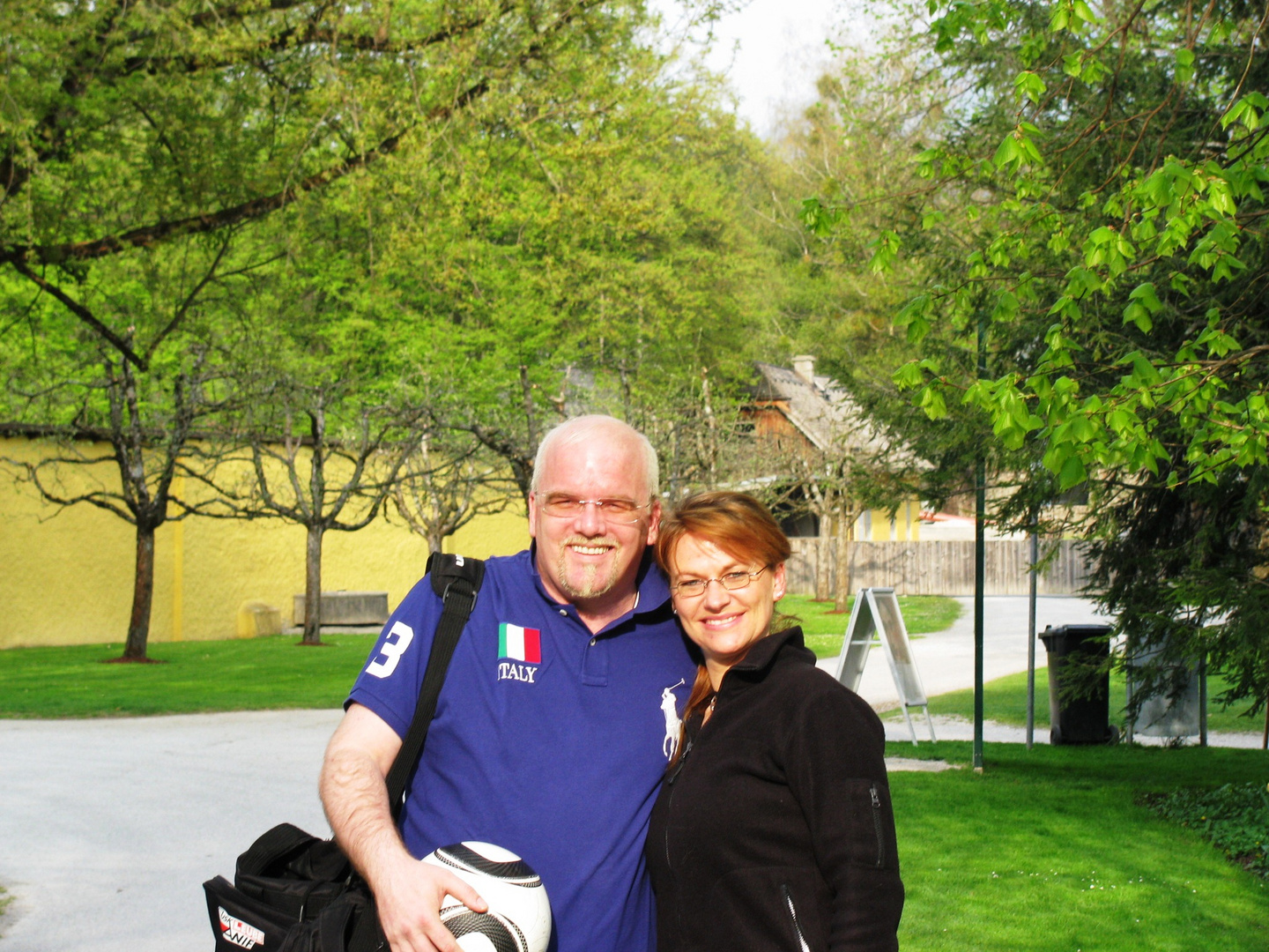 Gerri (DJ Ötzi) und ich im Park von Hellbrunn (Salzburg)