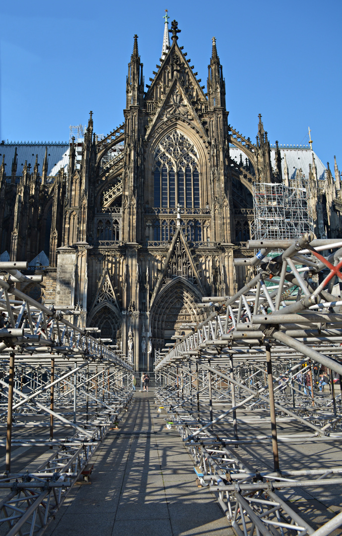 Gerüst vor dem Dom