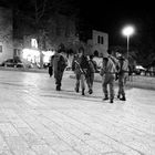 Gerusalemme - Giovani soldati israeliani rientrano in caserma