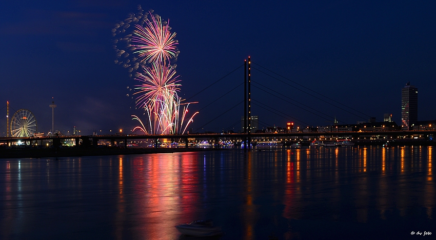 Gesamtansicht mit Rhein