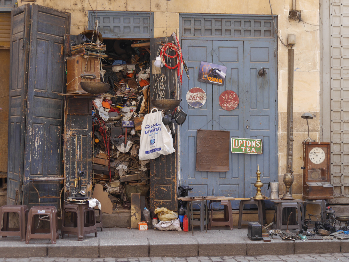  Geschäft im Bazaar Khan Al-Khalili in der Altstadt von Kairo