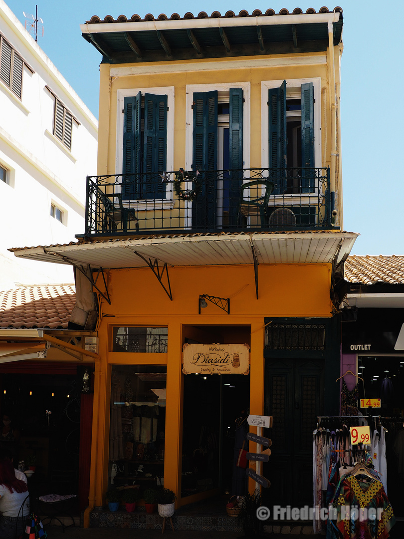 Geschäft mit Wohnung im Obergeschoss in Lefkada