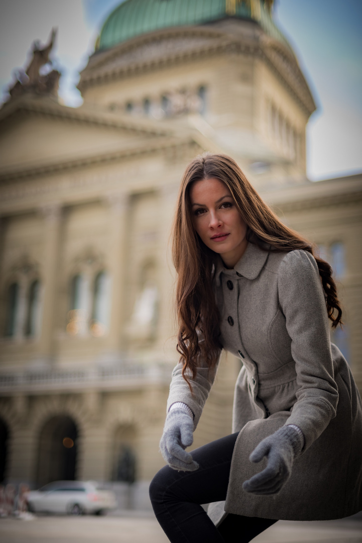 "geschäftig vor dem Bundeshaus...in Bern...Angela"