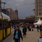 geschäftiges Leben auf dem Berliner Alexanderplatz