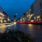 Geschäftiges Treiben am Stadtplatz