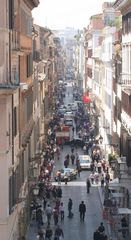 Geschäftiges Treiben unterhalb der Piazza di Spagna