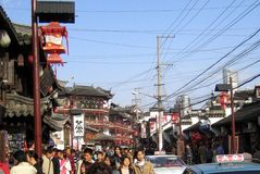 Geschäftsstrasse in der Altstadt von Shanghai