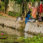 Geschirrwäsche an den Backwaters