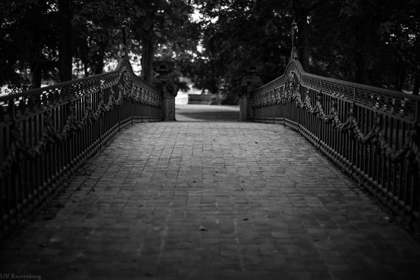 Geschmiedete Brücke zur Liebesinsel