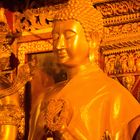 geschmückte Buddha Statue