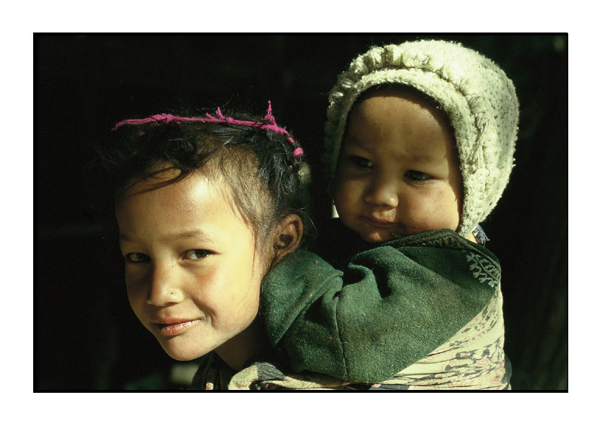 Geschwister aus Leh, Ladakh, Indien