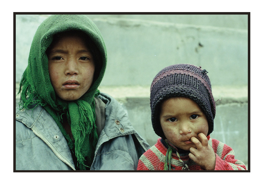 Geschwister aus Pashupatinath, Nepal