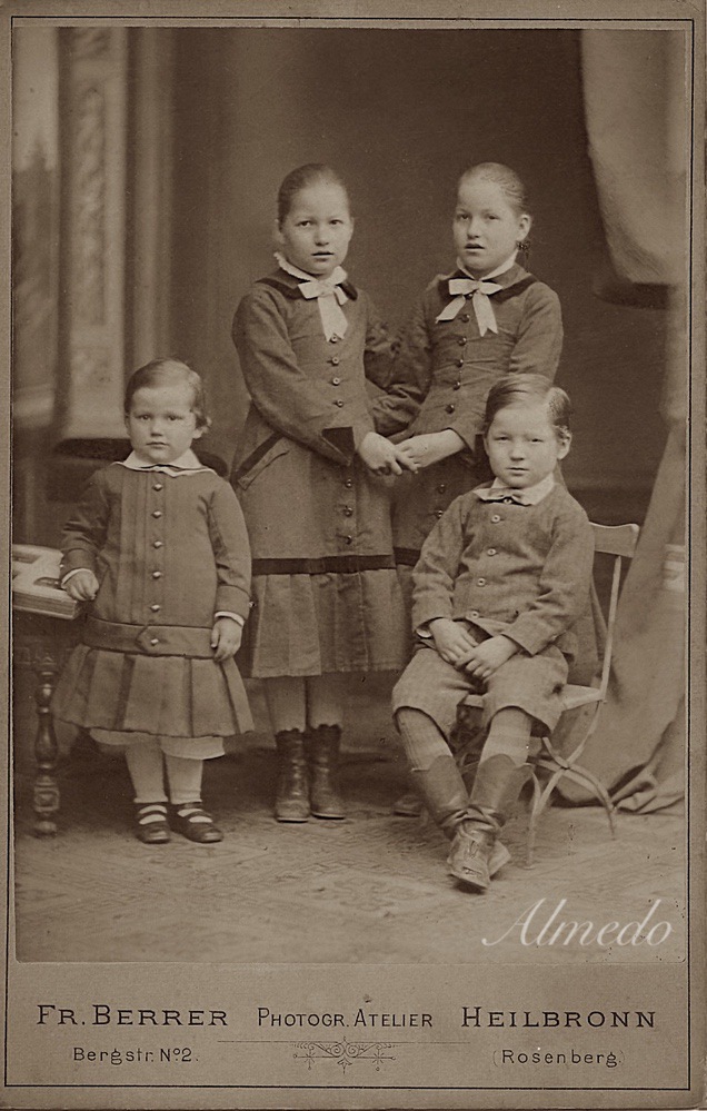 Geschwisterportrait 1899...