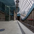 Geschwungenes U-Bahnhof-Fenster