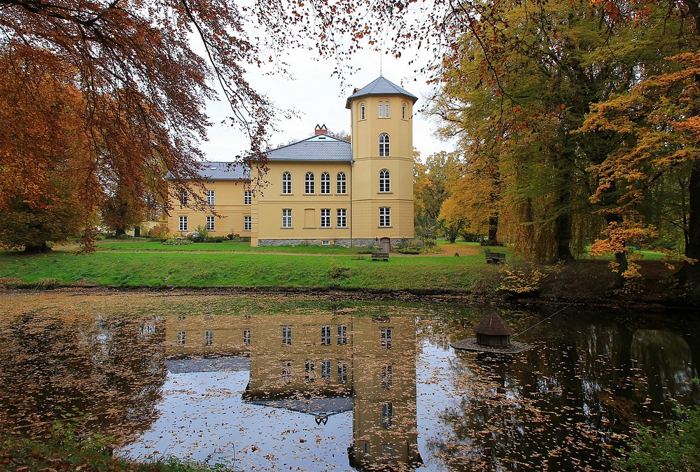Gesehen aus dem Landschaftspark - "Schloss" Kölzow
