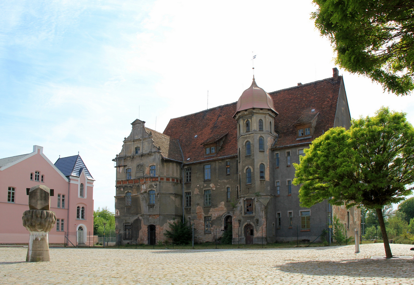 Gesehen in Bützow ... Renaissanceschloss im Wartemodus