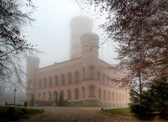 Gesehen in der Granitz - Jagdschloss im Nebel (Farbvariante)