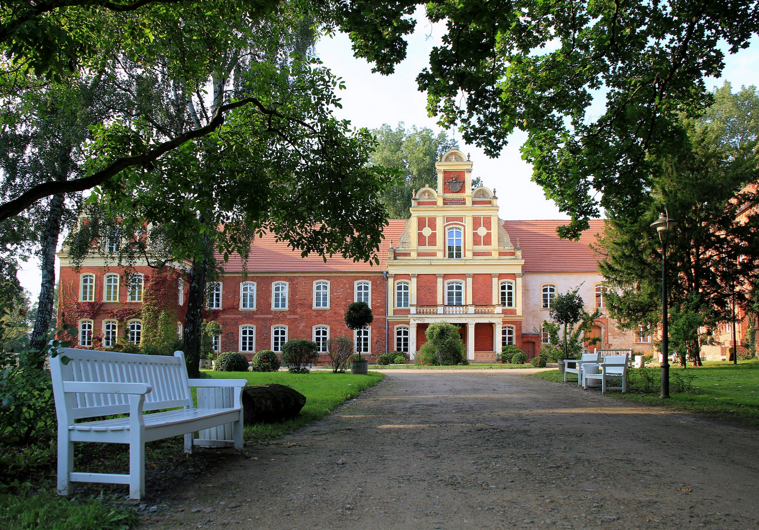 Gesehen in Meyenburg - "Schloss" gleichen namens... noch klein