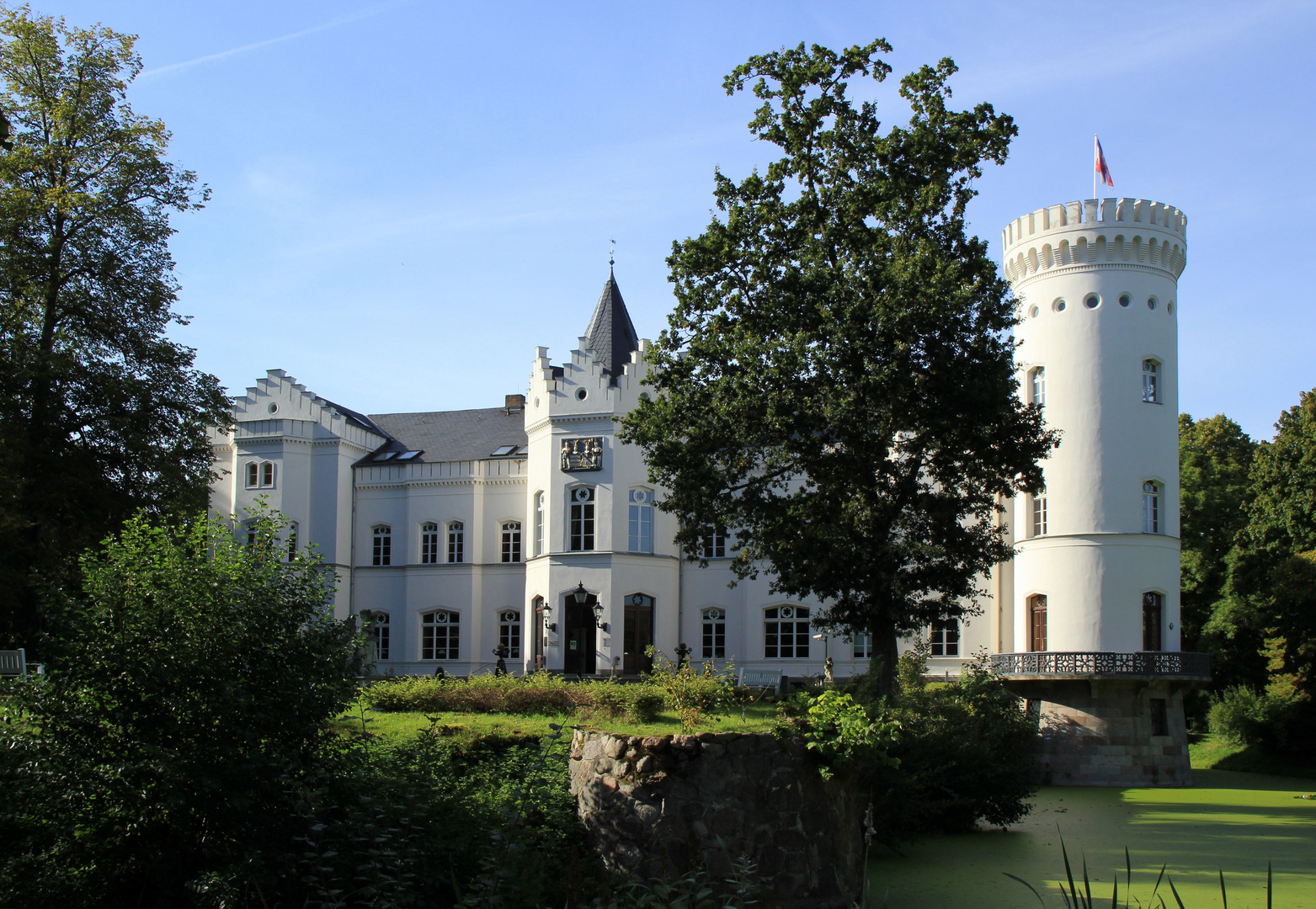 Gesehen in Nord- Vorpommern - Herrenhaus Schlemmin ... mit Turm