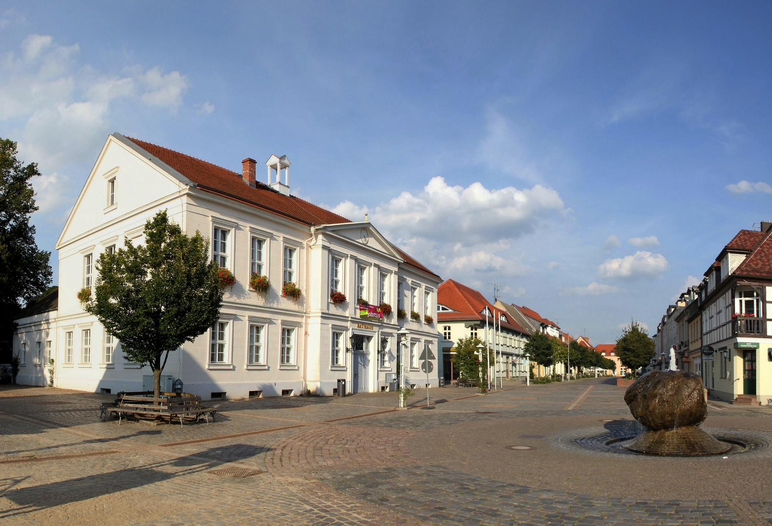 Gesehen in Pritzwalk - Rathaus am Platz ...