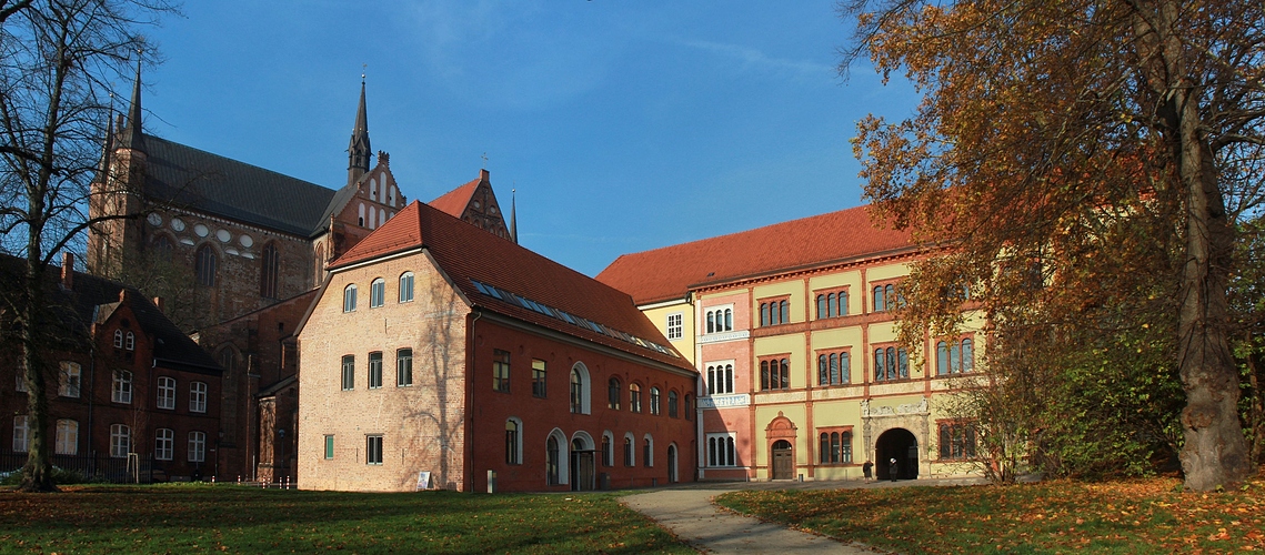 Gesehen in Wismar - Den Protyp eines Baustils vor der Georgenkirche