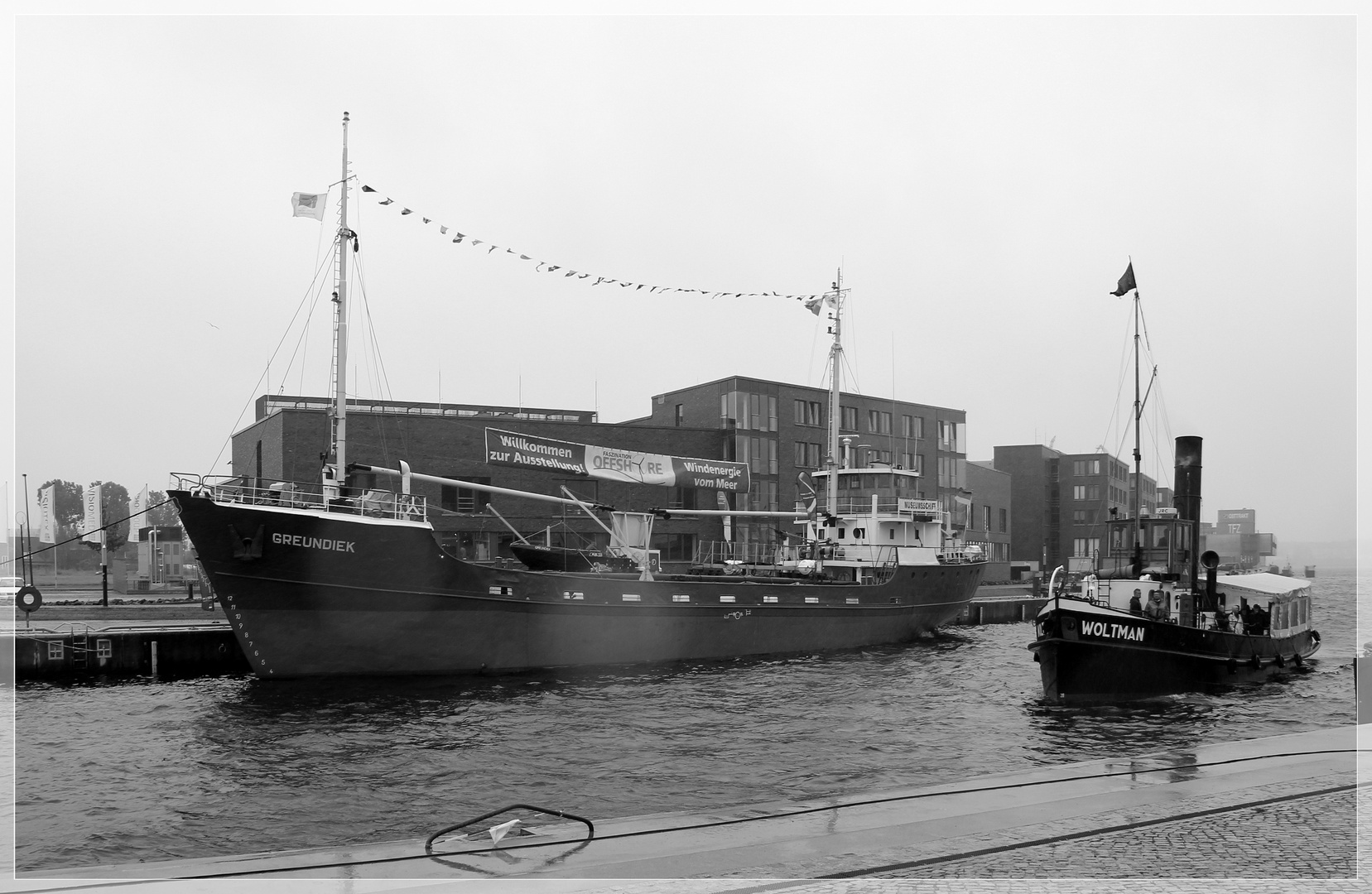 Gesehen in Wismar ... Schlepper unter Dampf