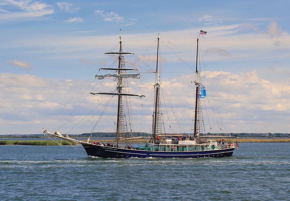 Gesehen, nachdenklich: Schiff mit unbekannter Zukunft